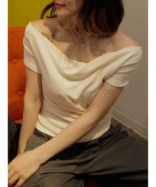 JUMELLE（ジュメロ）の「ドレープオフショルダートップ（Tシャツ/カットソー・レディース・ブラウン/クリーム・FREE）」の11枚目の写真