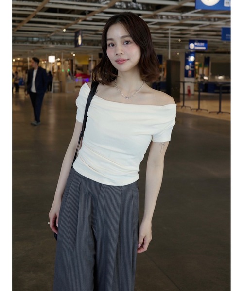 JUMELLE（ジュメロ）の「ドレープオフショルダートップ（Tシャツ/カットソー・レディース・ブラウン/クリーム・FREE）」の20枚目の写真