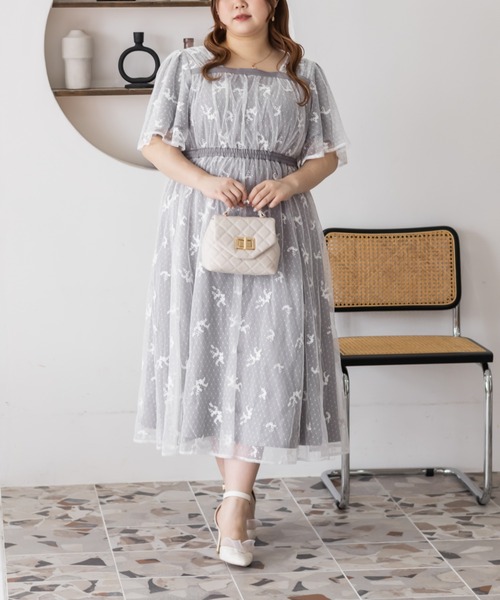 CLETTE(クレット)の「2WAY花柄チュールワンピース(ワンピース・レディース・イエロー/チャコールグレー/グレー・LL/3L/4L)」の2枚目の写真