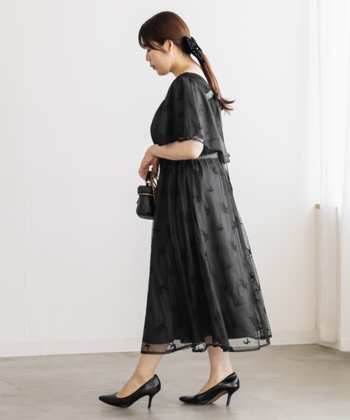 CLETTE(クレット)の「2WAY花柄チュールワンピース(ワンピース・レディース・イエロー/チャコールグレー/グレー・LL/3L/4L)」の6枚目の写真