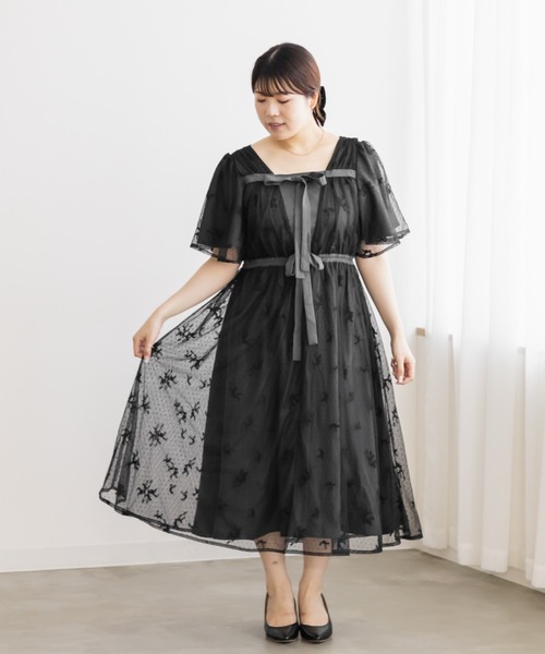 CLETTE(クレット)の「2WAY花柄チュールワンピース(ワンピース・レディース・イエロー/チャコールグレー/グレー・LL/3L/4L)」の8枚目の写真