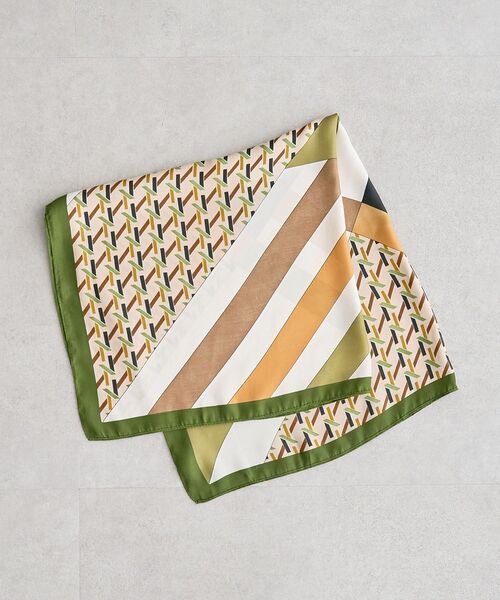 Green　Parks（グリーンパークス）の「・ジオメトリーパターンスカーフ 70×70（バンダナ/スカーフ・レディース・グリーン/ブラック・FREE）」の3枚目の写真