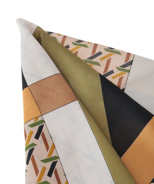 Green　Parks（グリーンパークス）の「・ジオメトリーパターンスカーフ 70×70（バンダナ/スカーフ・レディース・グリーン/ブラック・FREE）」の8枚目の写真