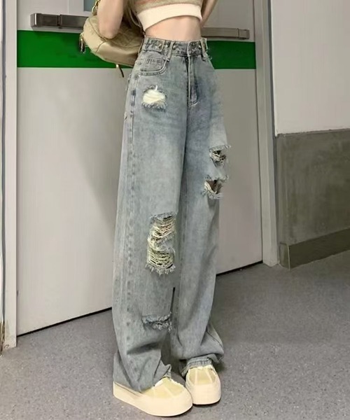 MAISON SELECT(メゾンセレクト)の「7E15 ダメージ加工 クラッシュ ワイドストレートデニムパンツ(デニムパンツ・レディース・ライトブルー・S/M/L/XL)」の2枚目の写真
