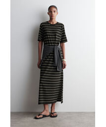 COS（コス）の「コットンリネン マキシTシャツドレス（ワンピース）」