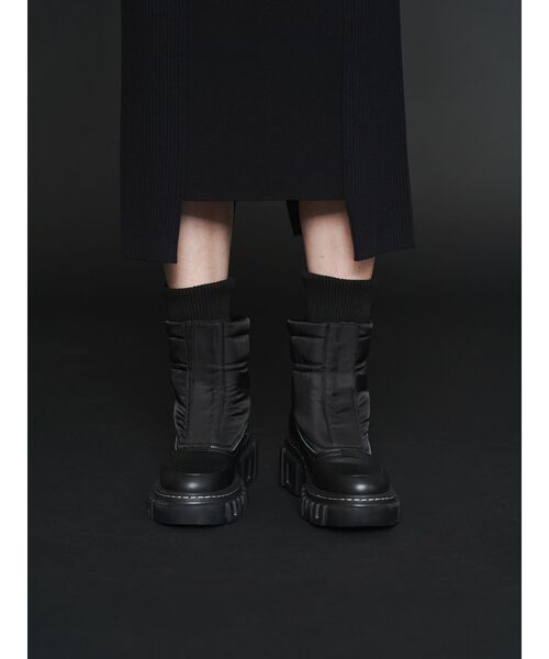 UN3D.（アンスリード）の「UN3D. SOLE RIB DOCKING BOOTS / UN3D.ソールリブドッキングブーツ（ブーツ・レディース・ベージュ/ブラック・36/37/38）」の3枚目の写真