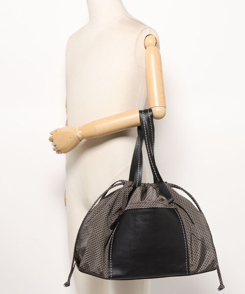 SAC'S BARJean（サックスバージーン）の「【VISONA/ヴィソナ】 HAND BAG L（ハンドバッグ・レディース・ベージュ系その他/ブラック・FREE）」の4枚目の写真