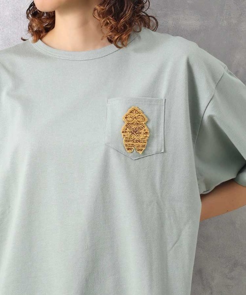 Bleu Bleuet（ブルーブルーエ）の「土偶ポケット付Tシャツ（Tシャツ/カットソー・レディース・グリーン/ホワイト・FREE）」の2枚目の写真