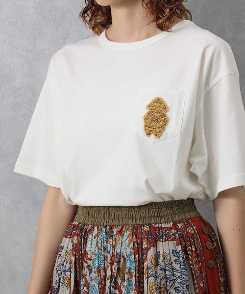 Bleu Bleuet（ブルーブルーエ）の「土偶ポケット付Tシャツ（Tシャツ/カットソー・レディース・グリーン/ホワイト・FREE）」の3枚目の写真