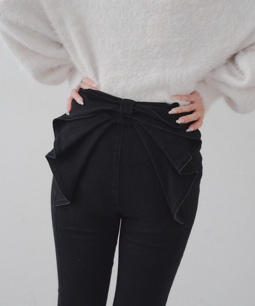 continuer de NICE CLAUP（コンティニューデナイスクラップ）の「【Lサイズが登場！】【後ろ姿まで可愛い】バックリボンデニムフレアパンツ（デニムパンツ・レディース・ブルー/ブラック/ブルー系その他・SMALL/MEDIUM/LARGE）」の17枚目の写真