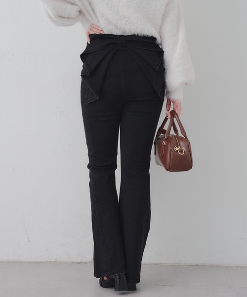 continuer de NICE CLAUP（コンティニューデナイスクラップ）の「【Lサイズが登場！】【後ろ姿まで可愛い】バックリボンデニムフレアパンツ（デニムパンツ・レディース・ブルー/ブラック/ブルー系その他・SMALL/MEDIUM/LARGE）」の19枚目の写真