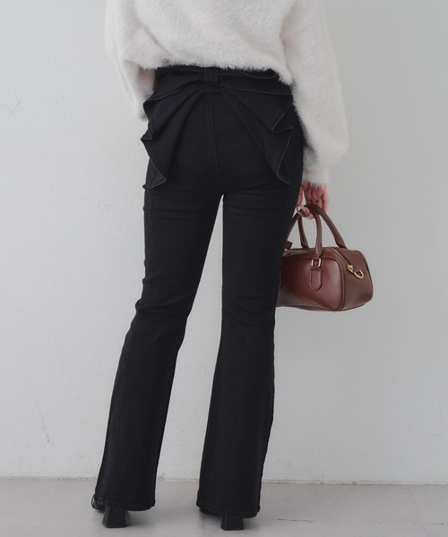 continuer de NICE CLAUP（コンティニューデナイスクラップ）の「【Lサイズが登場！】【後ろ姿まで可愛い】バックリボンデニムフレアパンツ（デニムパンツ・レディース・ブルー/ブラック/ブルー系その他・SMALL/MEDIUM/LARGE）」の16枚目の写真