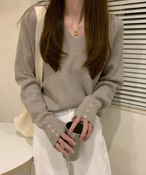 cammie(キャミー)の「袖口ボタンデザインニット(ニット/セーター・レディース・ブラウン/ブラック/ベージュ/アイボリー・F)」の19枚目の写真
