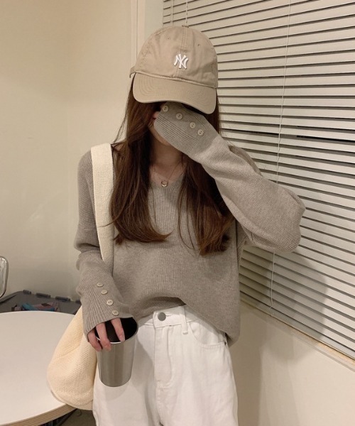 cammie(キャミー)の「袖口ボタンデザインニット(ニット/セーター・レディース・ブラウン/ブラック/ベージュ/アイボリー・F)」の20枚目の写真