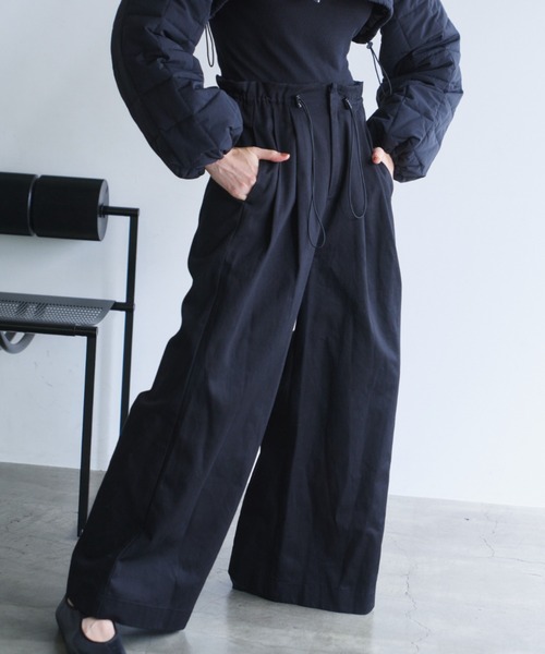 PERNA(ペルナ)の「チノワイドパンツ(チノパンツ・レディース・ベージュ/ブラック・MEDIUM/LARGE)」の7枚目の写真