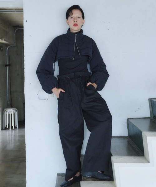 PERNA(ペルナ)の「チノワイドパンツ(チノパンツ・レディース・ベージュ/ブラック・MEDIUM/LARGE)」の8枚目の写真
