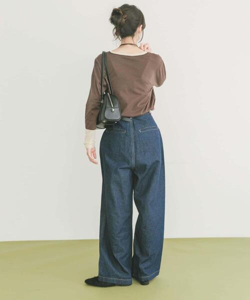 ITEMS URBANRESEARCH（アイテムズ アーバンリサーチ）の「ソデチュールロングスリーブカットソー（Tシャツ/カットソー・レディース・オフホワイト/ブラウン/ホワイト系その他・FREE）」の4枚目の写真