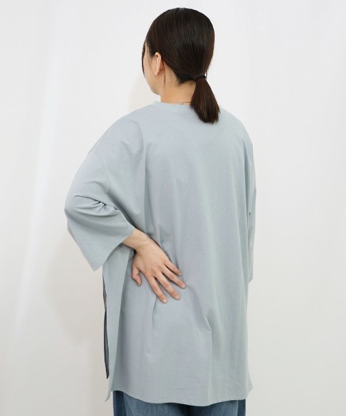 ScoLar（スカラー）の「ScoLar(スカラー) ロゴバッヂトリックアート柄Tシャツ（Tシャツ/カットソー・レディース・ブラック/ブルー・MEDIUM）」の10枚目の写真