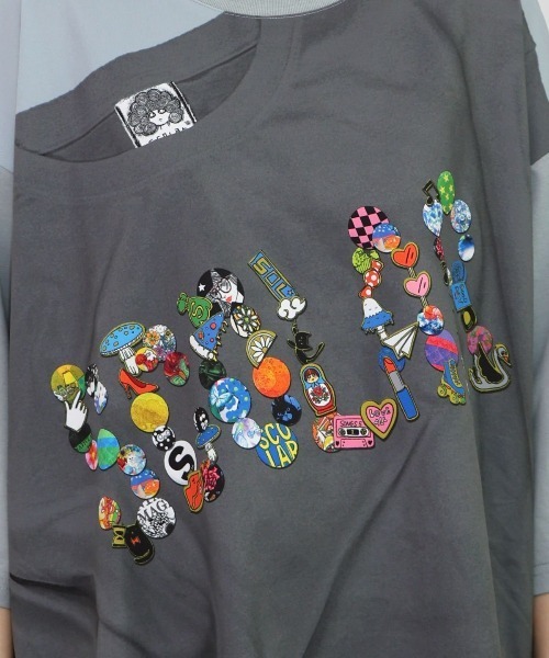 ScoLar（スカラー）の「ScoLar(スカラー) ロゴバッヂトリックアート柄Tシャツ（Tシャツ/カットソー・レディース・ブラック/ブルー・MEDIUM）」の11枚目の写真