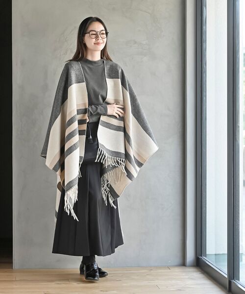 rps（アールピーエス）の「配色大判ストールポンチョ（ストール/ショール・レディース・グレー/ベージュ・フリー）」の17枚目の写真