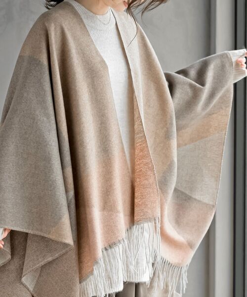 rps（アールピーエス）の「配色大判ストールポンチョ（ストール/ショール・レディース・グレー/ベージュ・フリー）」の19枚目の写真