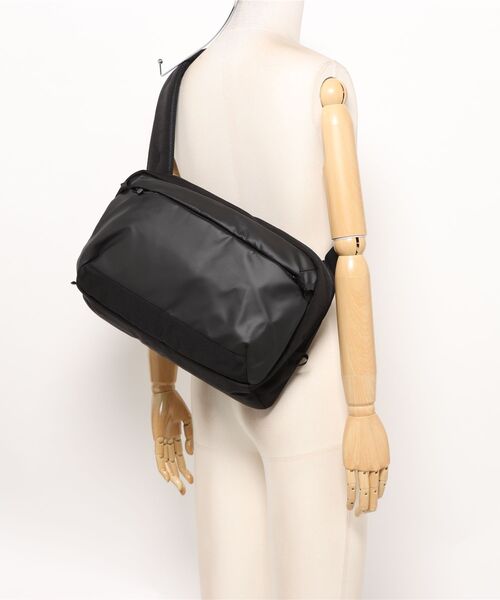 エースジーン ショルダーバッグ ラグレンティスクロス A4サイズ収納