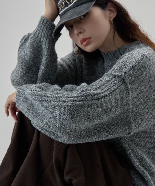 etoll.(エトル)の「サイドラインスリーブミックスニットPO(ニット/セーター・レディース・グレー/ブラック/ワイン/ブラウン・M)」の1枚目の写真