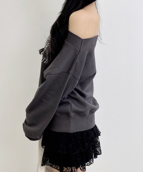 INGNI（イング）の「ラインストーンロゴオフショルスウェットトップス（スウェット・レディース・オフホワイト/チャコールグレー/オートミール/ボルドー・M）」の19枚目の写真