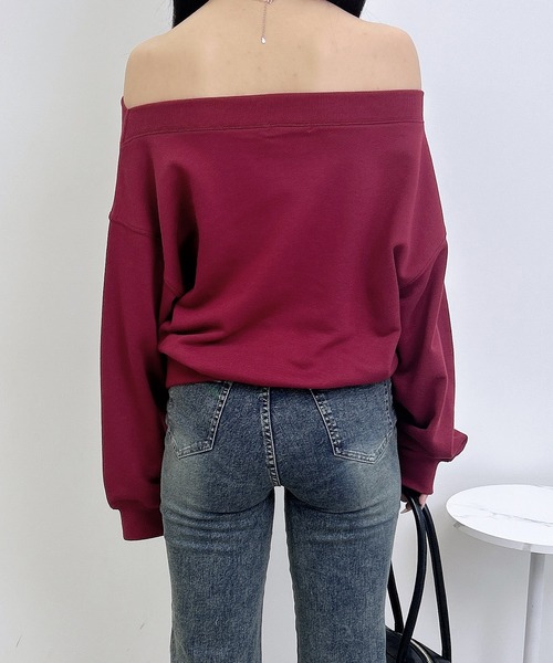 INGNI（イング）の「ラインストーンロゴオフショルスウェットトップス（スウェット・レディース・オフホワイト/チャコールグレー/オートミール/ボルドー・M）」の6枚目の写真