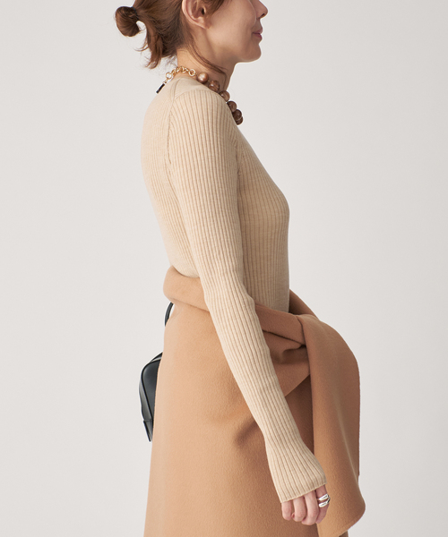 VERMEIL par iena（ヴェルメイユパーイエナ）の「SLOWOOL Rib クルーネックプルオーバー（ニット/セーター・レディース・ベージュ/ネイビー/イエロー/グリーン・FREE）」の8枚目の写真