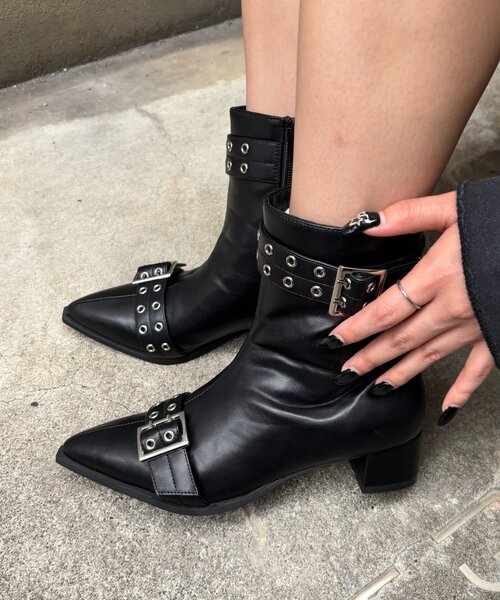 WHO'S WHO gallery（フーズフーギャラリー）の「【HiNT/ヒント】ダブルベルトショートブーツ（ブーツ・レディース・ブラック/ブラウン・MEDIUM/LARGE）」の3枚目の写真