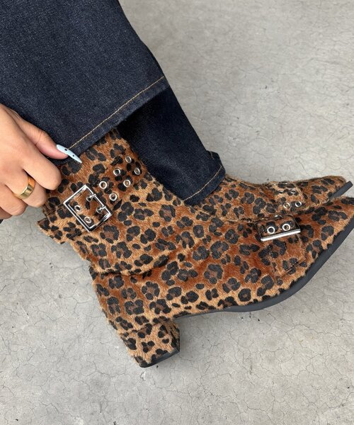 WHO'S WHO gallery（フーズフーギャラリー）の「【HiNT/ヒント】ダブルベルトショートブーツ（ブーツ・レディース・ブラック/ブラウン・MEDIUM/LARGE）」の8枚目の写真