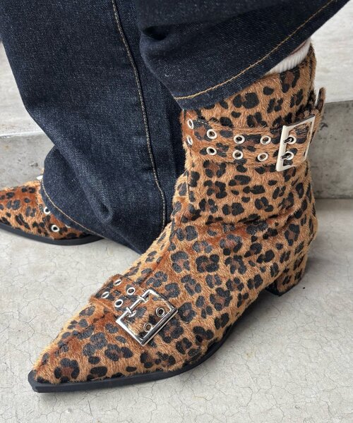 WHO'S WHO gallery（フーズフーギャラリー）の「【HiNT/ヒント】ダブルベルトショートブーツ（ブーツ・レディース・ブラック/ブラウン・MEDIUM/LARGE）」の9枚目の写真