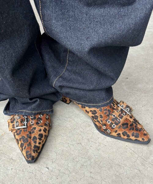 WHO'S WHO gallery（フーズフーギャラリー）の「【HiNT/ヒント】ダブルベルトショートブーツ（ブーツ・レディース・ブラック/ブラウン・MEDIUM/LARGE）」の10枚目の写真