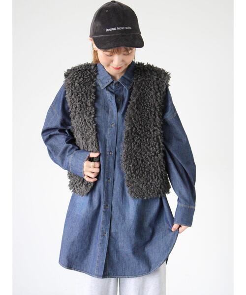 Lugnoncure（ルノンキュール）の「ショートボアベスト（ベスト・レディース・オフホワイト/チャコールグレー/モカ・F）」の19枚目の写真