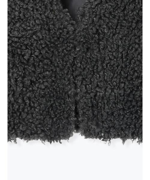 Lugnoncure（ルノンキュール）の「ショートボアベスト（ベスト・レディース・オフホワイト/チャコールグレー/モカ・F）」の6枚目の写真