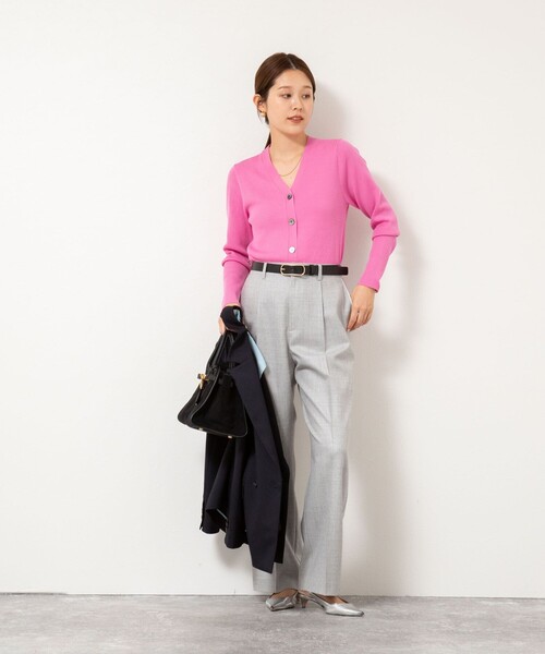 NOLLEY’S（ノーリーズ）の「《手洗い可能》16GマレーリブVネックカーディガン（カーディガン/ボレロ・レディース・ネイビー/ラベンダー/サーモンピンク/グレー・36/38）」の21枚目の写真