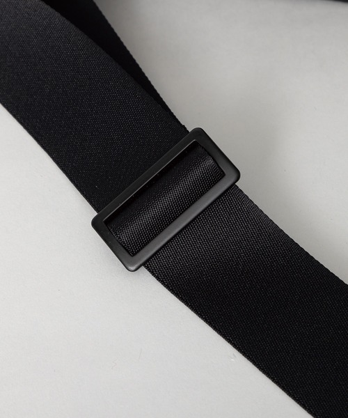 kuros'(クロス)の「【kuros’オリジナル】ふかふか塩縮ナイロン ビッグショルダーバッグ 豊岡製(ショルダーバッグ・レディース・ブラック・FREE)」の10枚目の写真