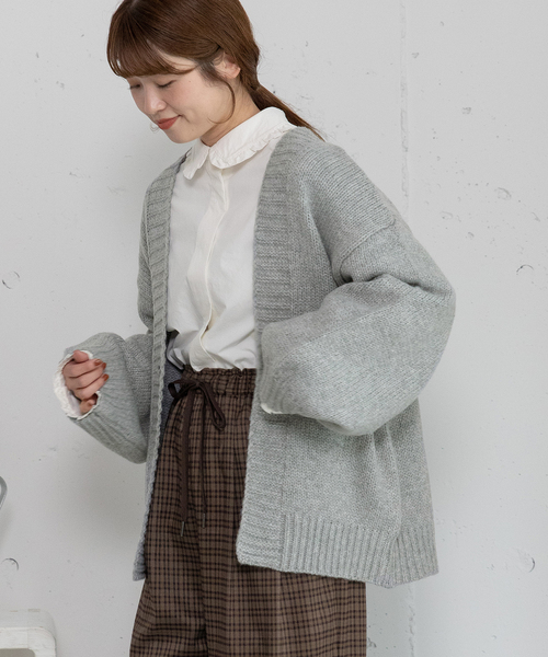 POU DOU DOU（プードゥドゥ）の「バックロゴ刺繍ルーズカーディガン（カーディガン/ボレロ・レディース・アイボリー/ブルー/グレー・M）」の14枚目の写真