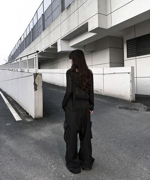 VEILA(ヴェイラ)の「マルチポケットワイドカーゴパンツ(その他パンツ・レディース・ブラック/モカ・S/M/L)」の8枚目の写真