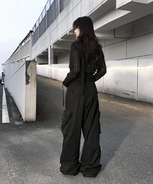 VEILA(ヴェイラ)の「マルチポケットワイドカーゴパンツ(その他パンツ・レディース・ブラック/モカ・S/M/L)」の13枚目の写真