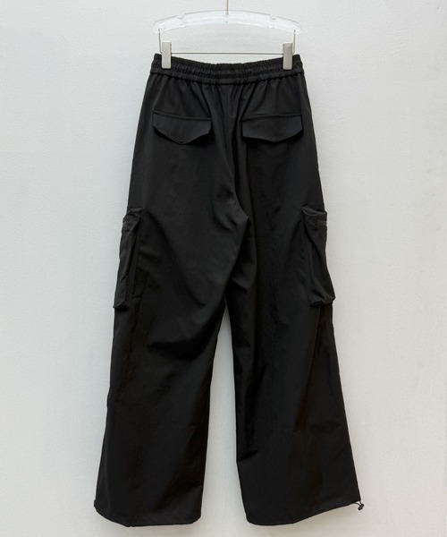 VEILA(ヴェイラ)の「マルチポケットワイドカーゴパンツ(その他パンツ・レディース・ブラック/モカ・S/M/L)」の16枚目の写真
