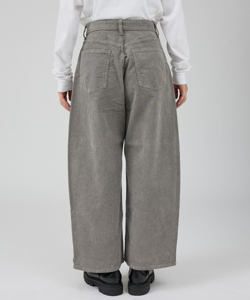 RED CARD TOKYO（レッドカード）の「【RED CARD/レッドカード】Oregon クロップド丈バルーンコーディロイパンツ（その他パンツ・レディース・グレー・23/24/25/22）」の19枚目の写真