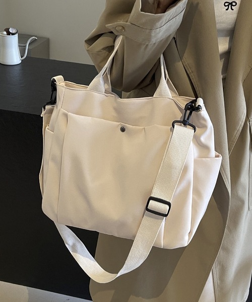 folka（フォルカ）の「10D39-MZ 2wayトートバッグ 取り外し可能ショルダー ポケット付（トートバッグ・レディース・ブラック/ホワイト・ONESIZE）」の3枚目の写真