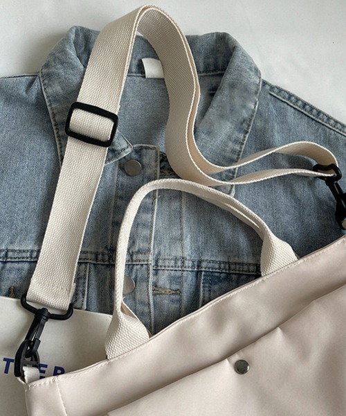 folka（フォルカ）の「10D39-MZ 2wayトートバッグ 取り外し可能ショルダー ポケット付（トートバッグ・レディース・ブラック/ホワイト・ONESIZE）」の7枚目の写真