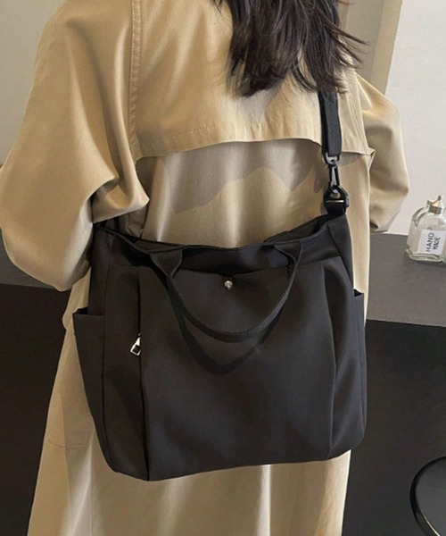 folka（フォルカ）の「10D39-MZ 2wayトートバッグ 取り外し可能ショルダー ポケット付（トートバッグ・レディース・ブラック/ホワイト・ONESIZE）」の5枚目の写真