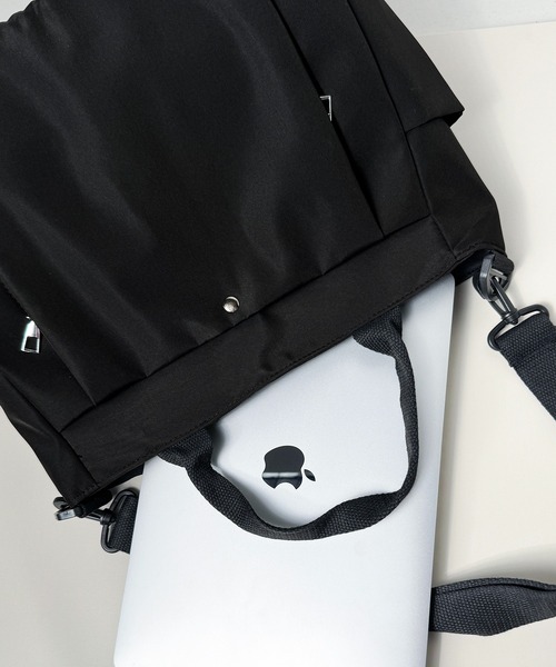 folka（フォルカ）の「10D39-MZ 2wayトートバッグ 取り外し可能ショルダー ポケット付（トートバッグ・レディース・ブラック/ホワイト・ONESIZE）」の11枚目の写真