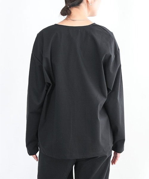 SOLAMONAT(ソラモナ)の「モッツァレラストレッチVネックプルオーバー(その他トップス・レディース・グレー/ブラック・FREE)」の10枚目の写真