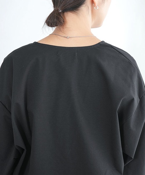 SOLAMONAT(ソラモナ)の「モッツァレラストレッチVネックプルオーバー(その他トップス・レディース・グレー/ブラック・FREE)」の12枚目の写真