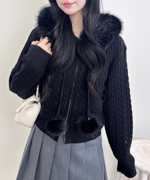 INGNI(イング)の「ポンポン付フェイクファーケーブルニットパーカー(パーカー・レディース・グレー/アイボリー/ブラック/アイボリー系・M)」の11枚目の写真